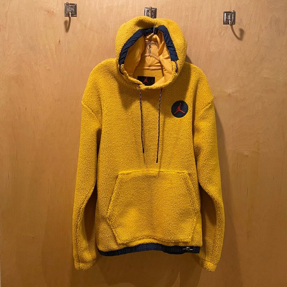 Jordan yellow fleece hoody, M
